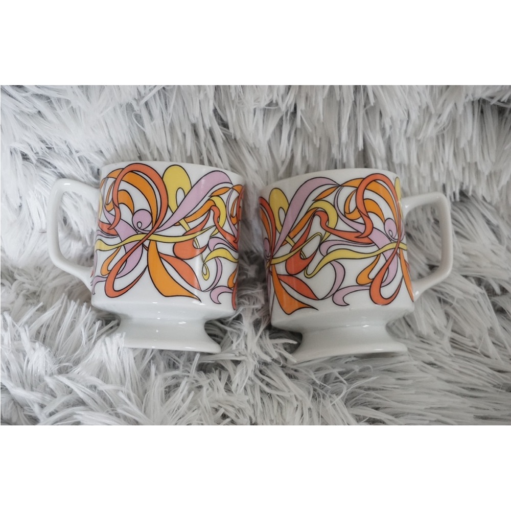 Retro 60s Vintage Mugs